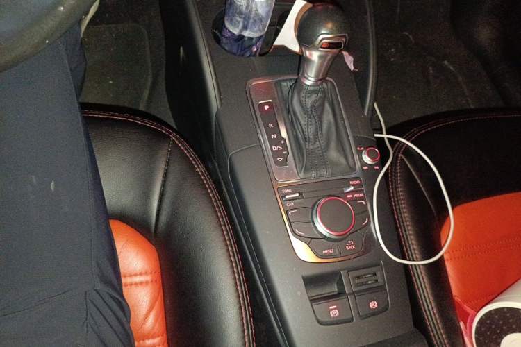 Used Audi A3 2014 Limousine 35 TFSI Automatic Advanced Model Gear Lever