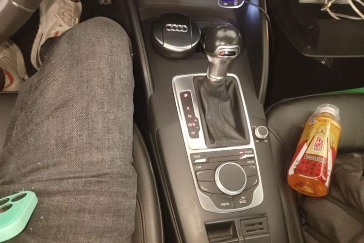 Used Audi A3 2014 Limousine 35 TFSI Automatic Comfort Model Gear Lever