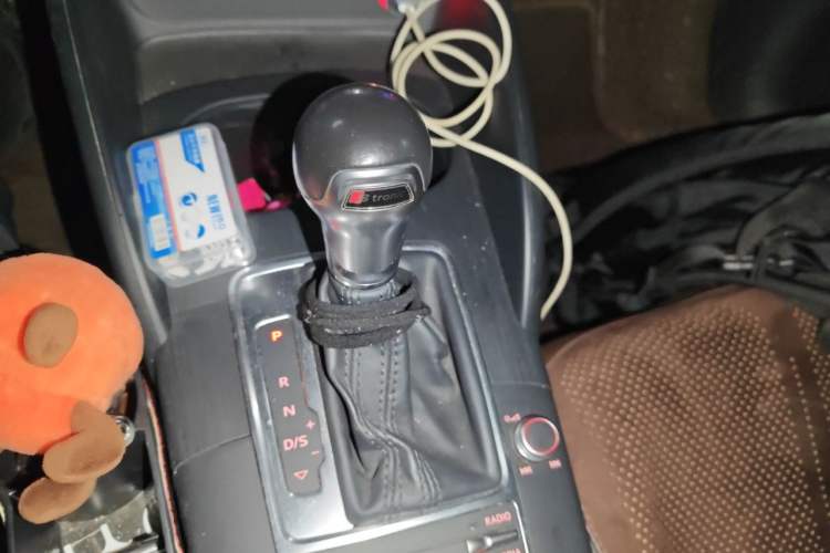 Used Audi A3 2014 Limousine 40 TFSI S line Comfort Model Gear Lever