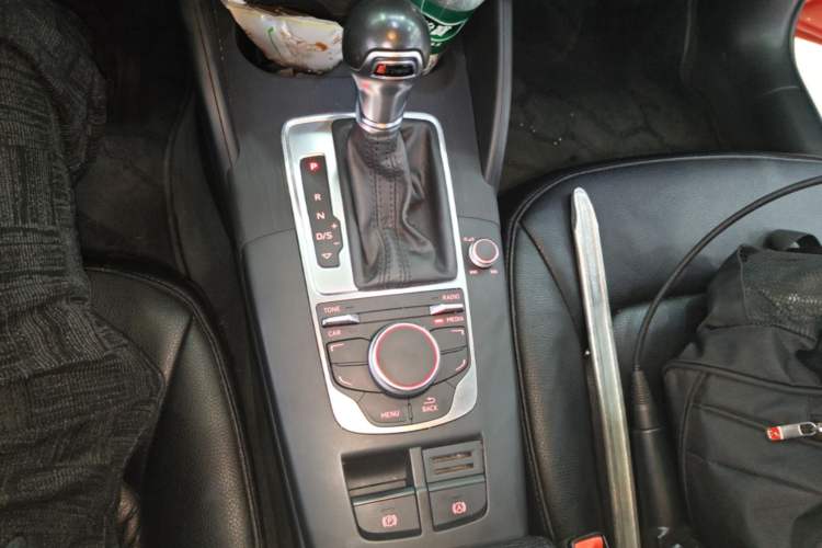Used Audi A3 2014 Limousine 35 TFSI Automatic Fashion Model Gear Lever