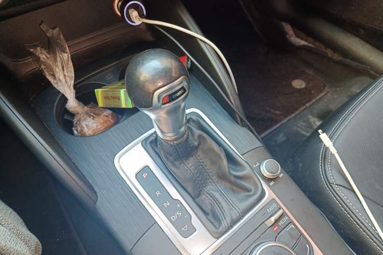 Used Audi A3 2014 Limousine 35 TFSI Automatic Fashion Model Gear Lever