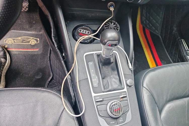 Used Audi A3 2014 Limousine 35 TFSI Automatic Comfort Model Gear Lever