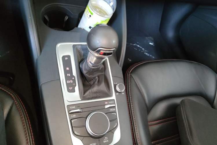 Used Audi A3 2014 Limousine 35 TFSI Automatic Advanced Model Gear Lever