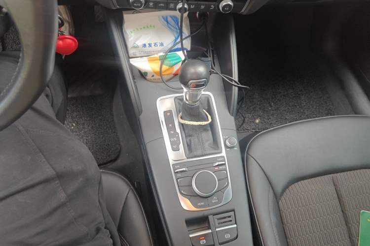 Used Audi A3 2014 Limousine 40 TFSI S line Comfort Model Gear Lever