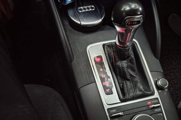 Used Audi A3 2014 Limousine 35 TFSI Automatic Advanced Model Gear Lever