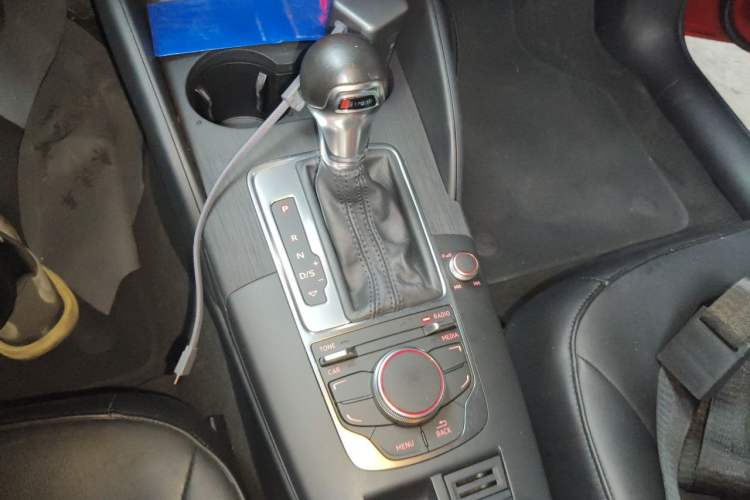 Used Audi A3 2014 Limousine 35 TFSI Automatic Fashion Model Gear Lever