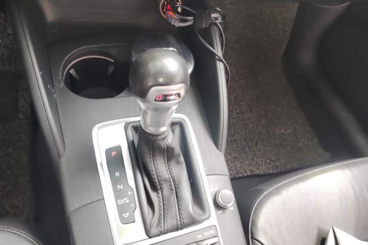 Used Audi A3 2014 Limousine 35 TFSI Automatic Comfort Model Gear Lever