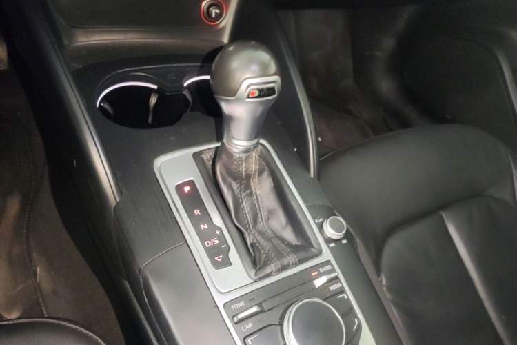 Used Audi A3 2014 Limousine 35 TFSI Automatic Comfort Model Gear Lever