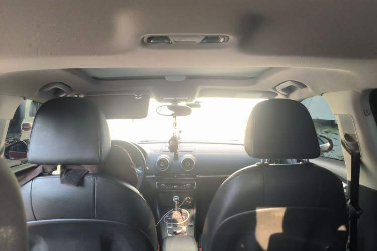 Used Audi A3 2014 Sportback 35 TFSI Automatic Comfort Model Headliner