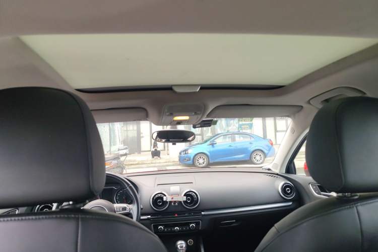 Used Audi A3 2014 Limousine 40 TFSI S line Comfort Model Headliner