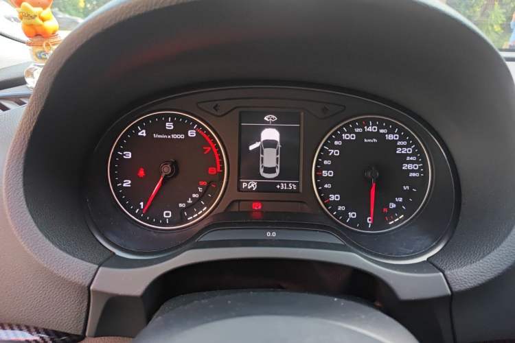 Used Audi A3 2014 Limousine 35 TFSI Automatic Comfort Model Instrument Cluster