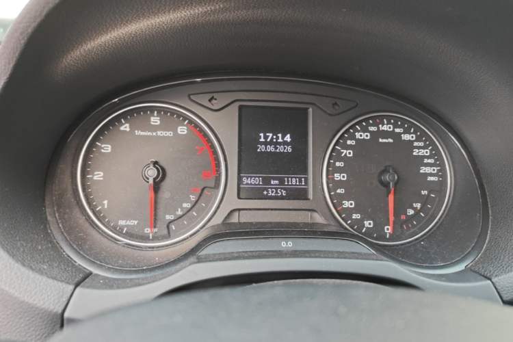 Used Audi A3 2014 Limousine 35 TFSI Automatic Advanced Model Instrument Cluster