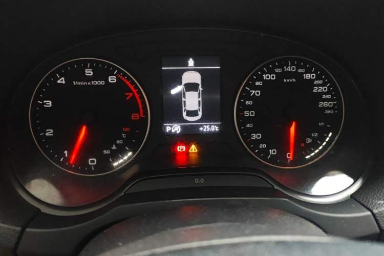 Used Audi A3 2014 Limousine 35 TFSI Automatic Advanced Model Instrument Cluster