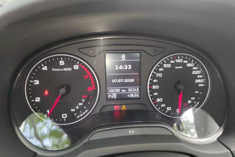 Used Audi A3 2014 Limousine 35 TFSI Automatic Comfort Model Instrument Cluster