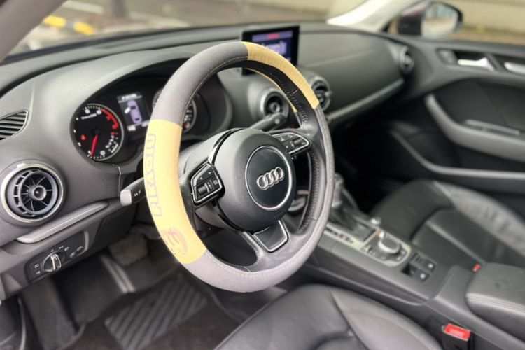 Used Audi A3 2014 Limousine 35 TFSI Automatic Comfort Model Interior 2