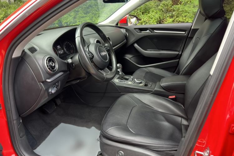 Used Audi A3 2014 Sportback 35 TFSI Automatic Style Edition Interior 2