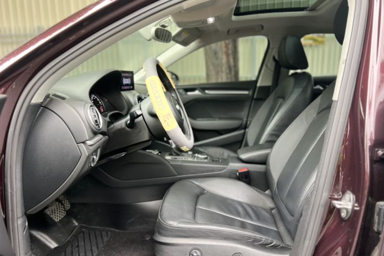 Used Audi A3 2014 Limousine 35 TFSI Automatic Comfort Model Interior 3