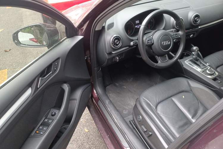 Used Audi A3 2014 Limousine 35 TFSI Automatic Comfort Model Interior 3