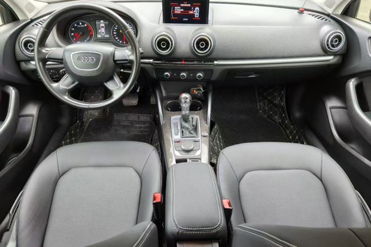 Used Audi A3 2014 Limousine 35 TFSI Automatic Advanced Model Interior 4