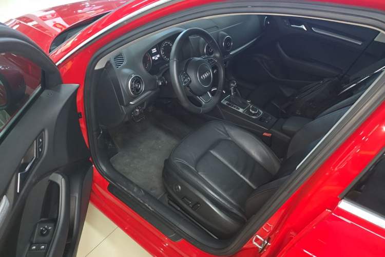 Used Audi A3 2014 Sportback 35 TFSI Automatic Comfort Model Left Front Seat
