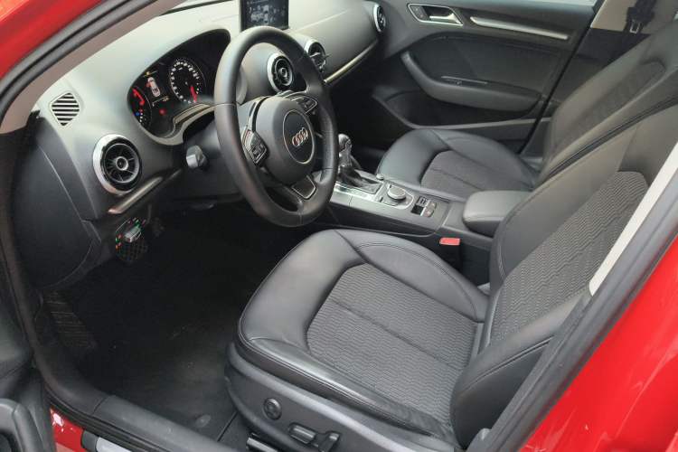 Used Audi A3 2014 Limousine 40 TFSI S line Comfort Model Left Front Seat