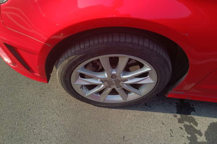 Used Audi A3 2014 Sportback 40 TFSI S line Comfort Model Left Front Wheel Hub