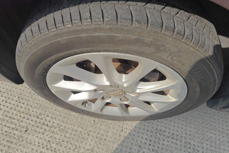 Used Audi A3 2014 Sportback 35 TFSI Automatic Style Edition Left Front Wheel Hub