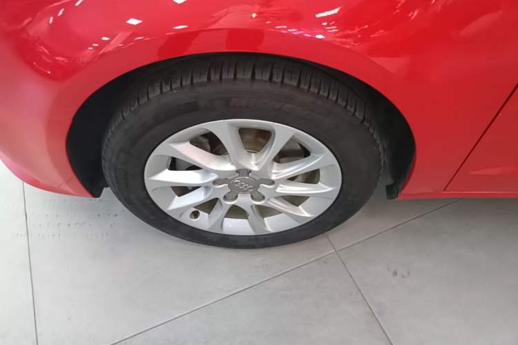 Used Audi A3 2014 Sportback 35 TFSI Automatic Style Edition Left Front Wheel Hub