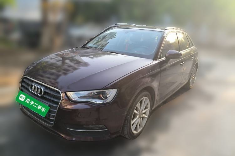 Used Audi A3 2014 Sportback 35 TFSI Automatic Comfort Model Guazi used car, China used car export, Used car for sale, Used cars, Cheapest cars for sale