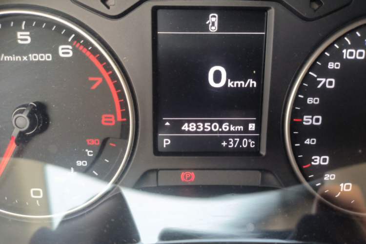 Used Audi A3 2014 Sportback 35 TFSI Automatic Comfort Model Odometer Close Up