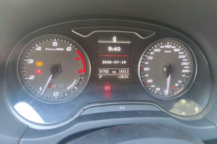 Used Audi A3 2014 Limousine 35 TFSI Automatic Advanced Model Odometer Close Up
