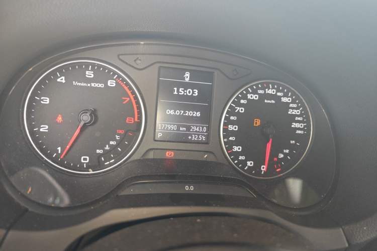 Used Audi A3 2014 Sportback 35 TFSI Automatic Comfort Model Odometer Close Up