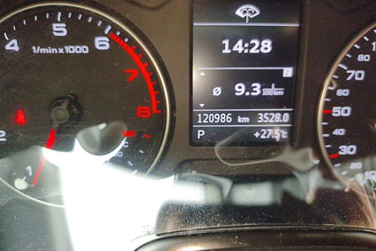 Used Audi A3 2014 Limousine 35 TFSI Automatic Comfort Model Odometer Close Up