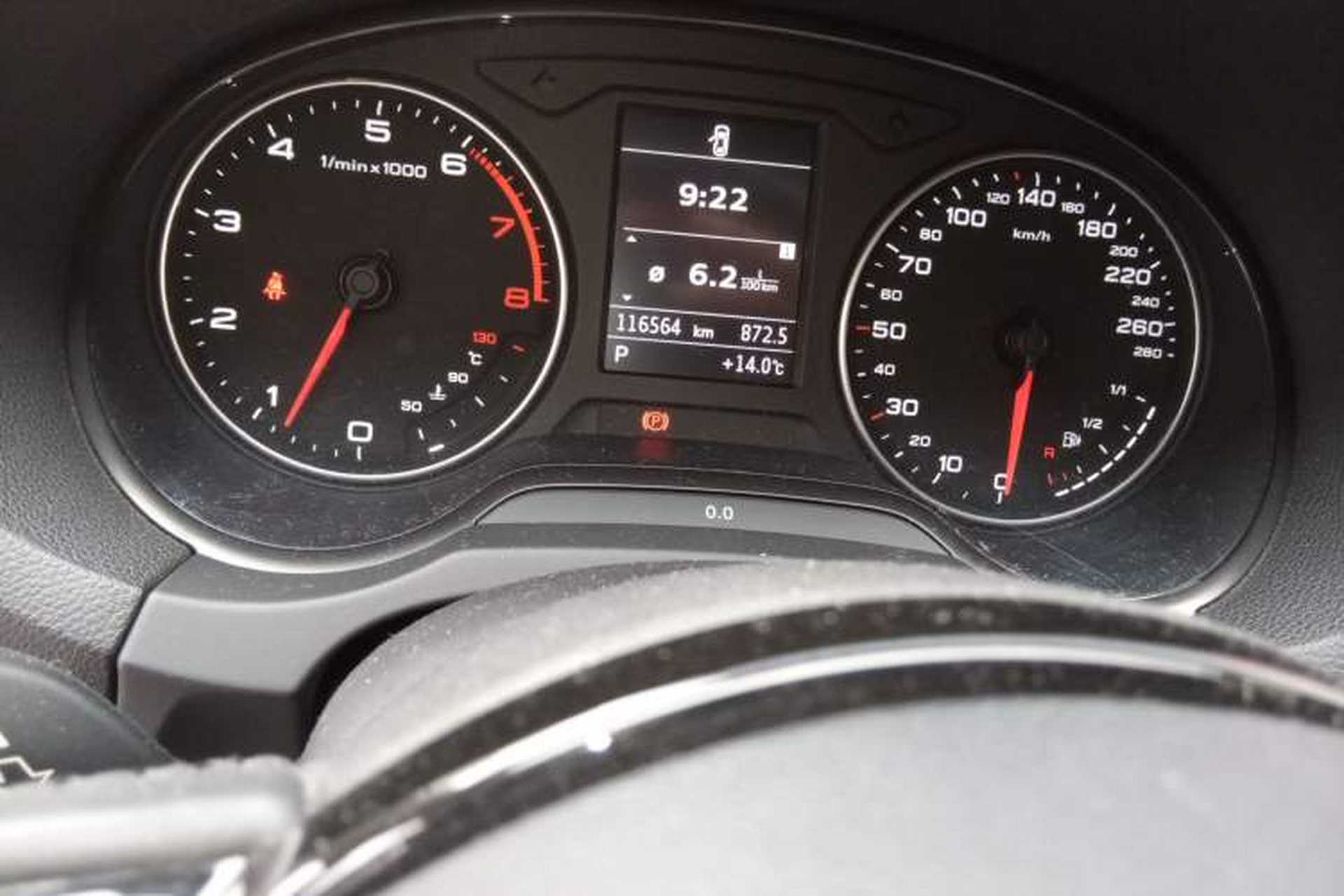 Used Audi A3 2014 Limousine 35 TFSI Automatic Fashion Model Odometer Close Up