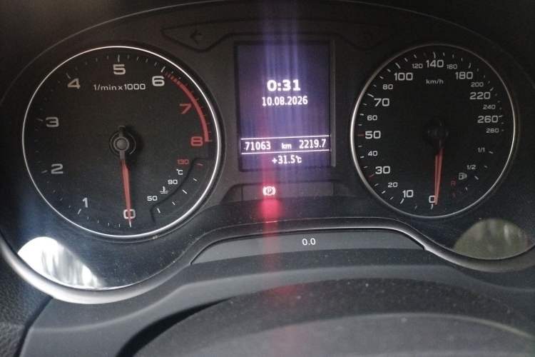 Used Audi A3 2014 Limousine 35 TFSI Automatic Advanced Model Odometer Close Up