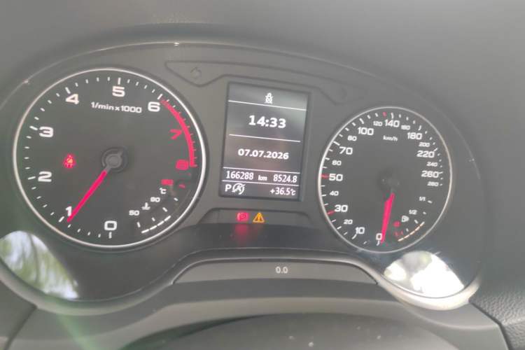 Used Audi A3 2014 Limousine 35 TFSI Automatic Comfort Model Odometer Close Up