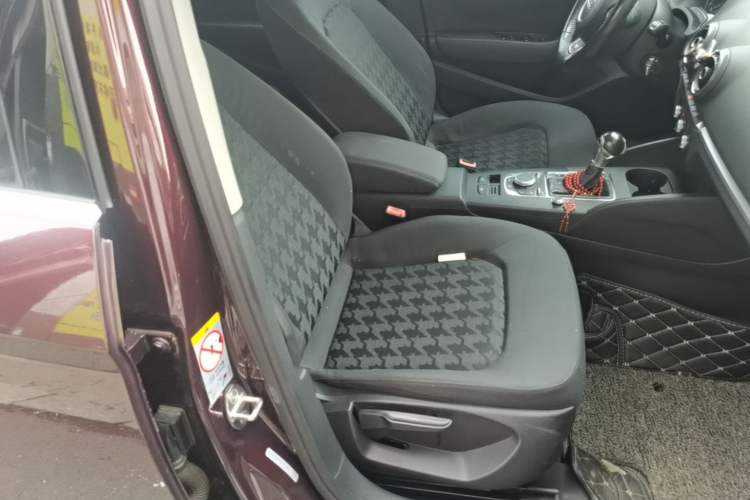 Used Audi A3 2014 Limousine 35 TFSI Automatic Advanced Model Right Front Seat