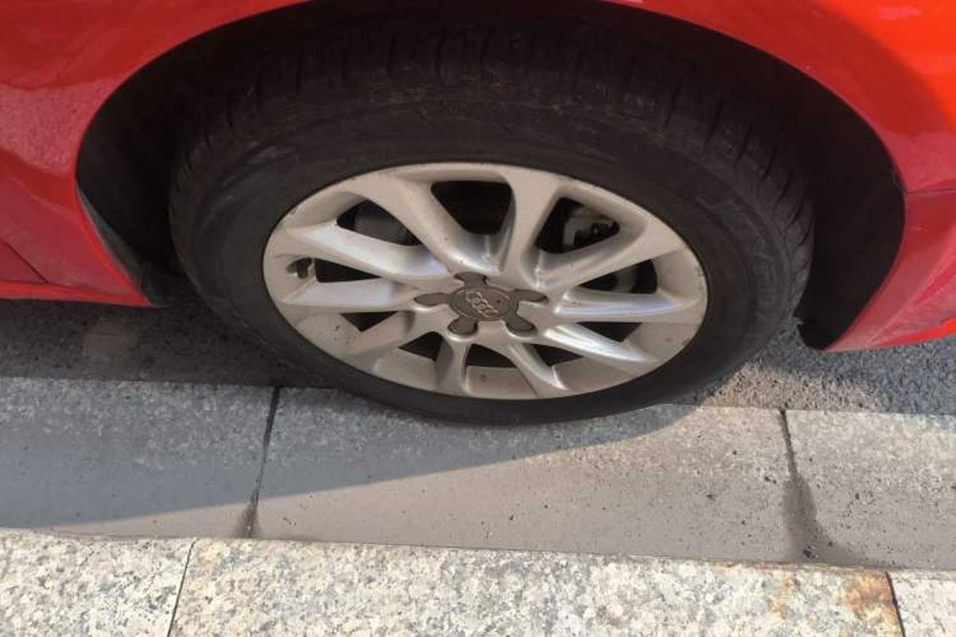 Used Audi A3 2014 Sportback 35 TFSI Automatic Ambition Edition Right Front Wheel Hub