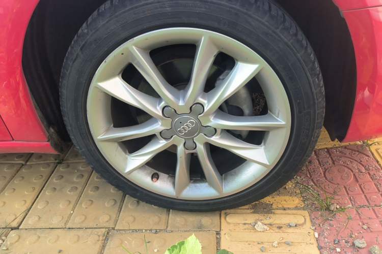 Used Audi A3 2014 Sportback 35 TFSI Automatic Comfort Model Right Front Wheel Hub