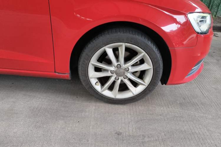 Used Audi A3 2014 Sportback 35 TFSI Automatic Comfort Model Right Front Wheel Hub