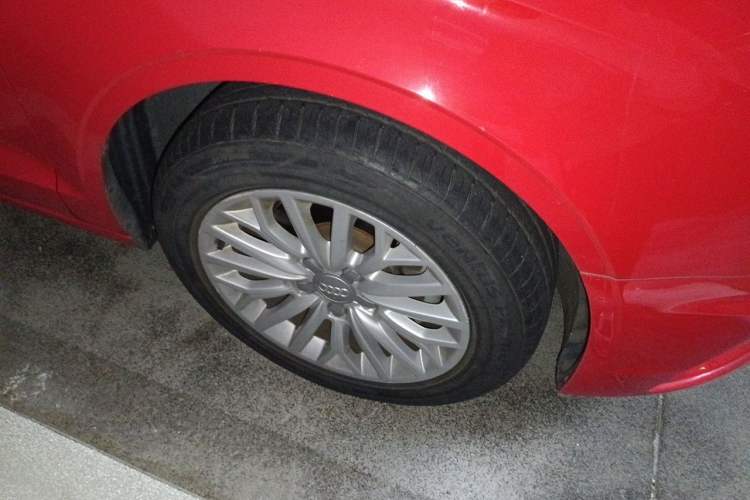 Used Audi A3 2014 Limousine 35 TFSI Automatic Advanced Model Right Front Wheel Hub