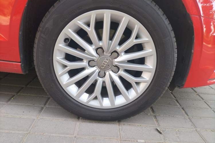 Used Audi A3 2014 Sportback 35 TFSI Automatic Style Edition Right Front Wheel Hub