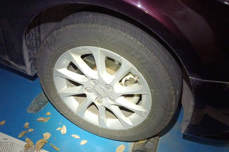 Used Audi A3 2014 Sportback 35 TFSI Automatic Ambition Edition Right Front Wheel Hub