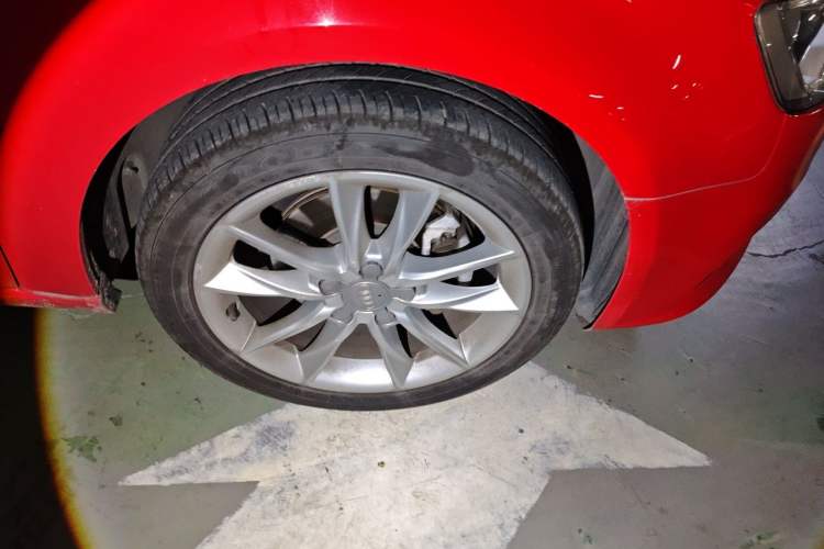 Used Audi A3 2014 Sportback 35 TFSI Automatic Comfort Model Right Front Wheel Hub