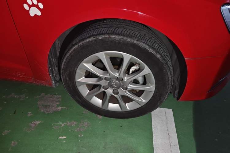 Used Audi A3 2014 Sportback 35 TFSI Automatic Ambition Edition Right Front Wheel Hub