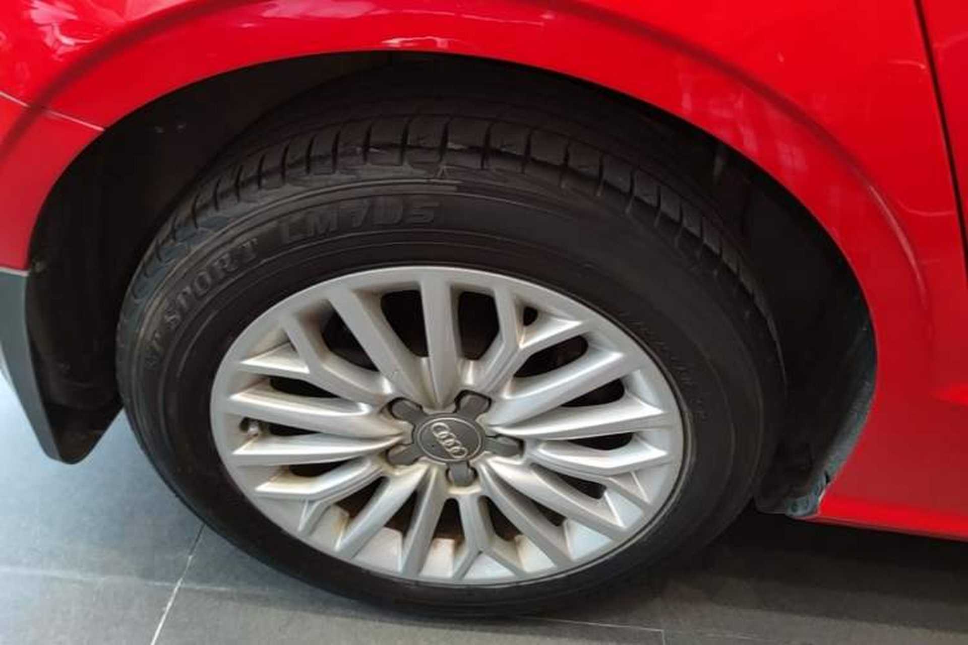 Used Audi A3 2014 Limousine 35 TFSI Automatic Advanced Model Right Rear Wheel Hub