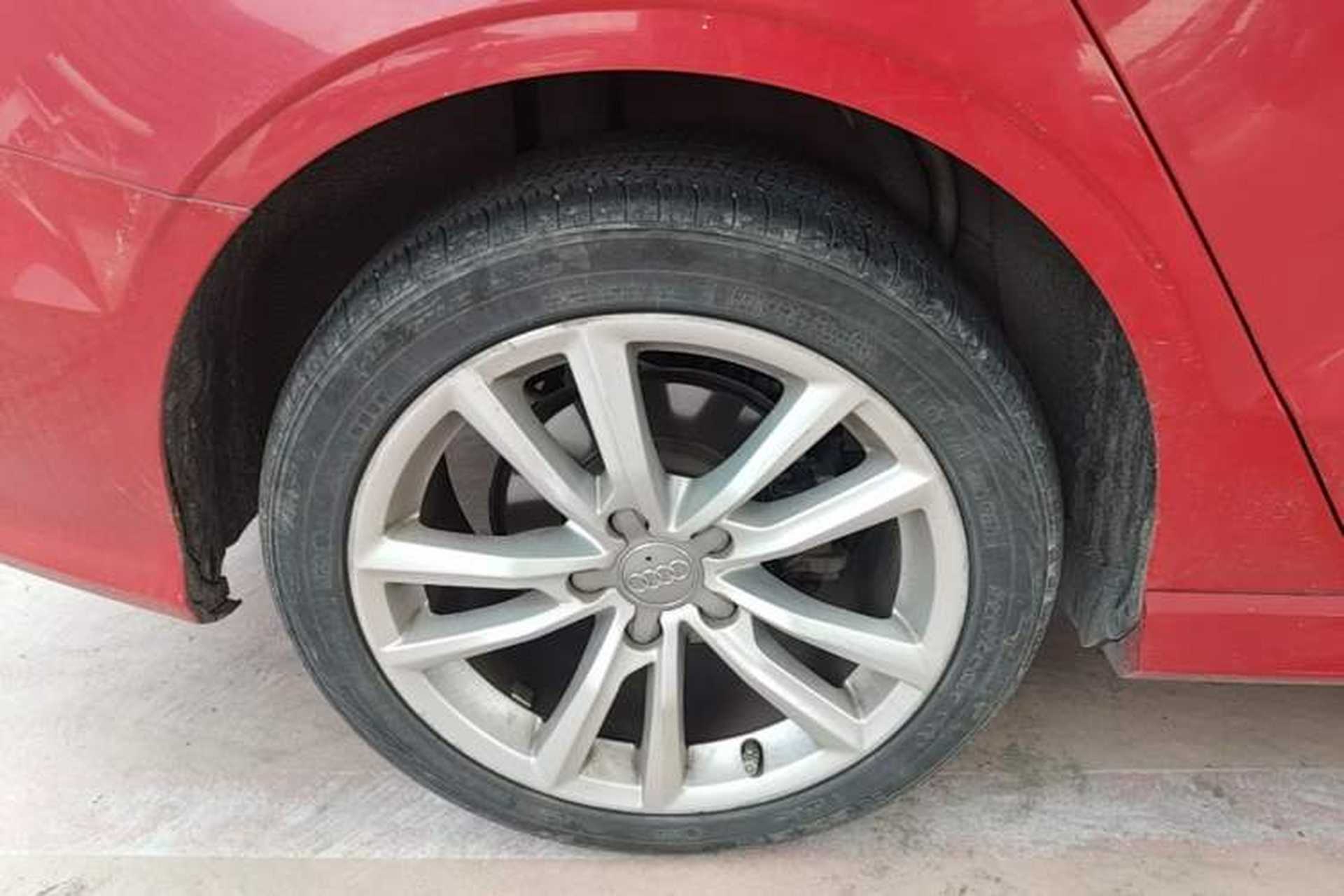 Used Audi A3 2014 Limousine 40 TFSI S line Comfort Model Right Rear Wheel Hub