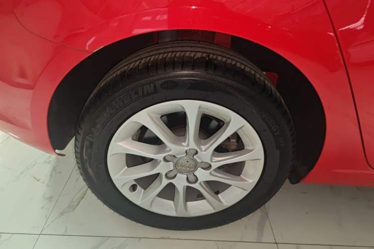 Used Audi A3 2014 Sportback 35 TFSI Automatic Ambition Edition Right Rear Wheel Hub