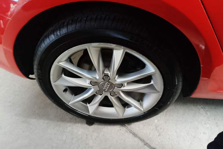 Used Audi A3 2014 Sportback 35 TFSI Automatic Comfort Model Right Rear Wheel Hub