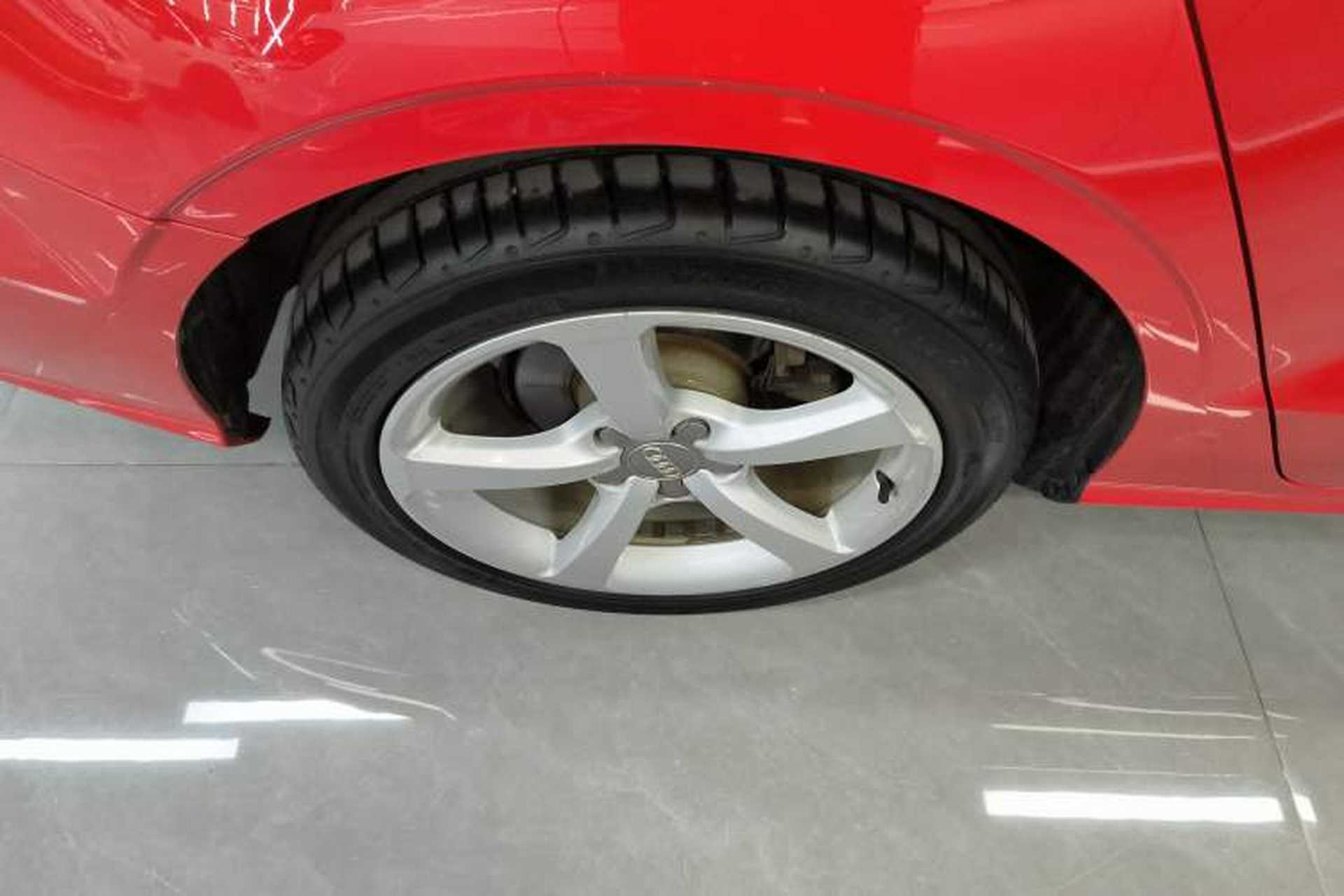 Used Audi A3 2014 Limousine 35 TFSI Automatic Comfort Model Right Rear Wheel Hub